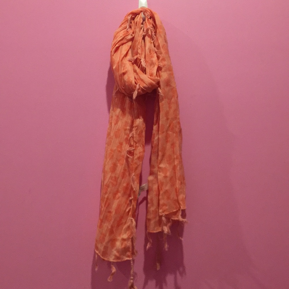 Pineapple scarf
